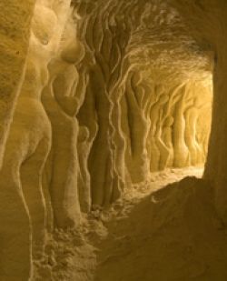 site troglodytique distillerie eau de rose