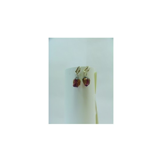 Boucles d'oreilles courtes roses véritables